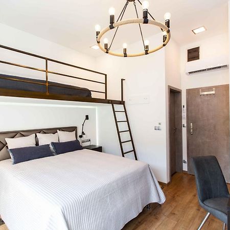 Premium Rooms By Hi5 - Style At The Comedy Theater Βουδαπέστη Εξωτερικό φωτογραφία