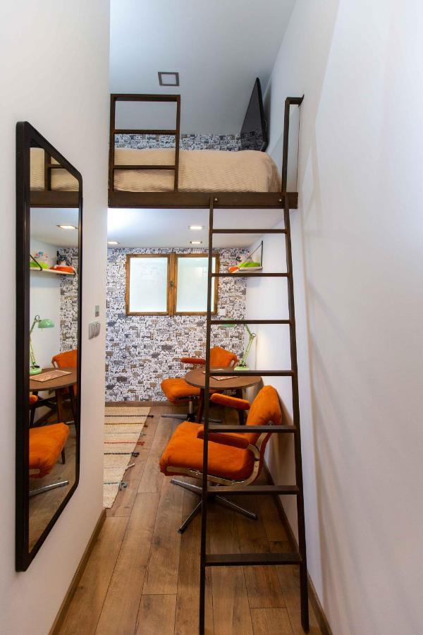 Premium Rooms By Hi5 - Style At The Comedy Theater Βουδαπέστη Εξωτερικό φωτογραφία