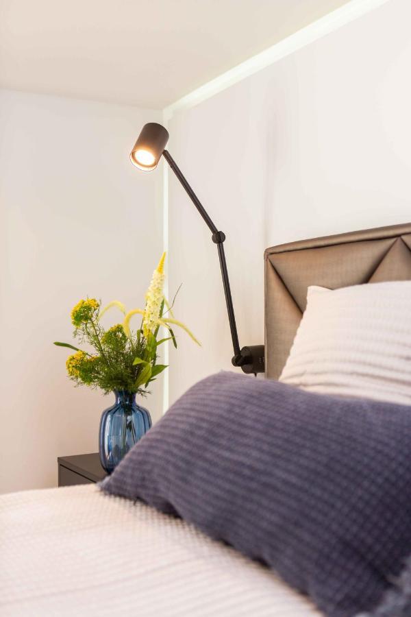Premium Rooms By Hi5 - Style At The Comedy Theater Βουδαπέστη Εξωτερικό φωτογραφία